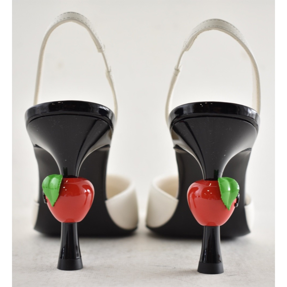 Chanel 26A Metiers Blazy White Black Red Apple Sling CC Slingback Heel Pump 38 - Picture 16 of 16